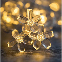 Încărcați imaginea în vizualizatorul Galeriei, Instalatie solara 50 LED, ghirlanda luminoasa cu flori albe
