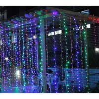 Încărcați imaginea în vizualizatorul Galeriei, Instalatie tip perdea 3x3m, 384 LED-uri, exterior-interior, diverse culori
