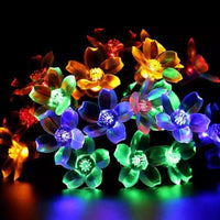 Încărcați imaginea în vizualizatorul Galeriei, 1+1 CADOU Instalație solară 50 LED în formă de flori
