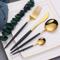 Încărcați imaginea în vizualizatorul Galeriei, Set de tacamuri moderne 24 de piese, negru si auriu lucios, 13-21 cm
