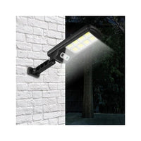 Încărcați imaginea în vizualizatorul Galeriei, Set 4 X Proiector solar 6 celule, 30W, 120 LED, cu senzor de miscare + Lanterna multifuntionala Swat CADOU

